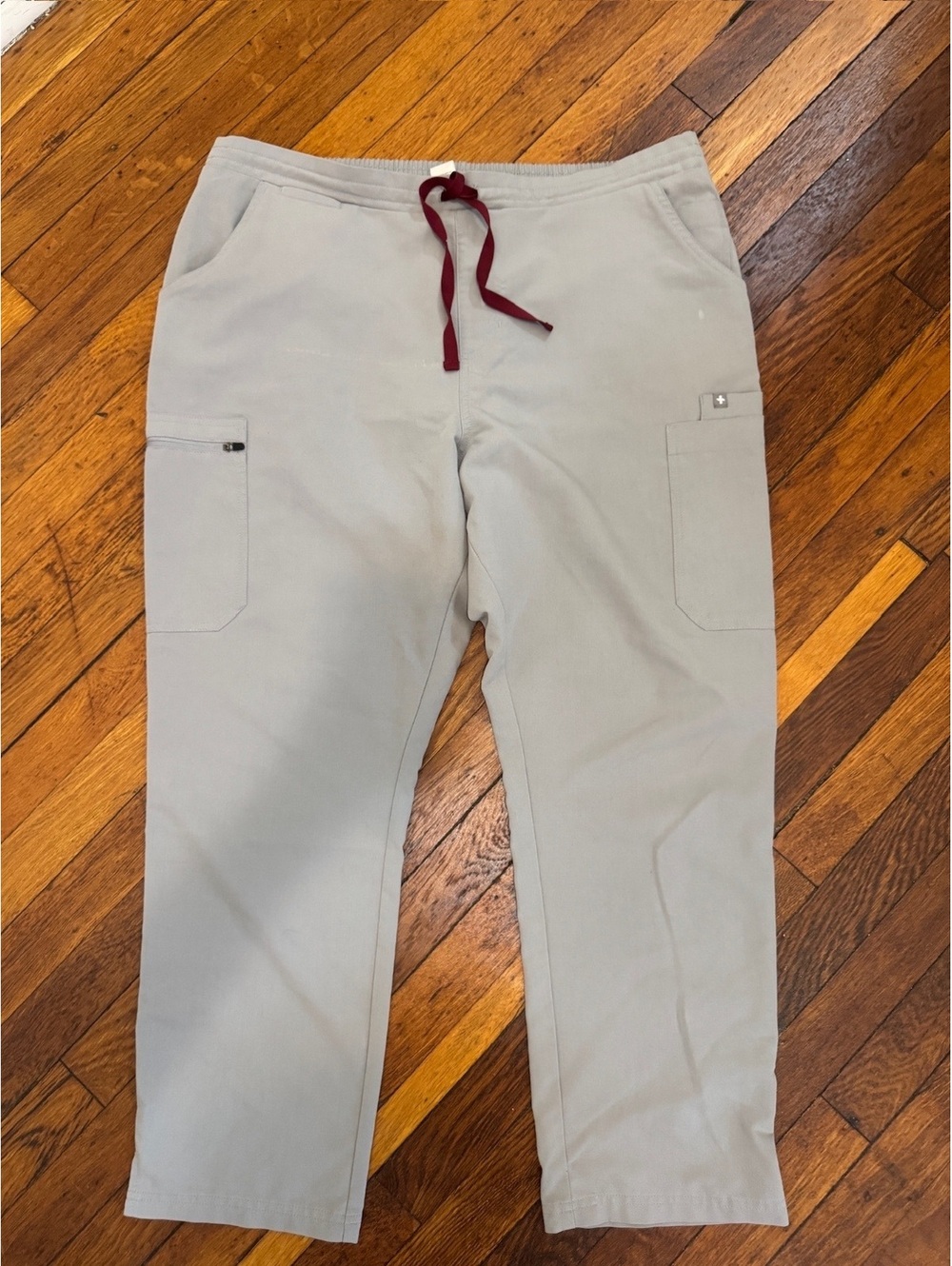 Figs Technical Collection Yola Slim Scrub Pant, Cement with Burgundy Waist Tie